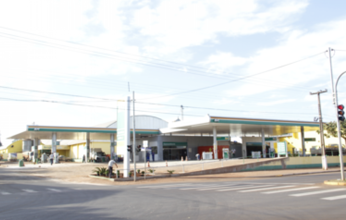 Copagril inaugura nova estrutura do posto de combust&iacute;veis de Marechal C&acirc;ndido Rondon, no dia 9 de ag