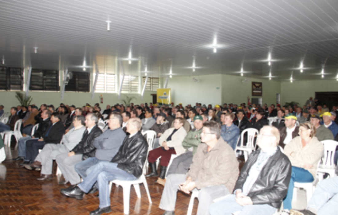 Semin&aacute;rio Anual de Produtores de Aves da Copagril 2013