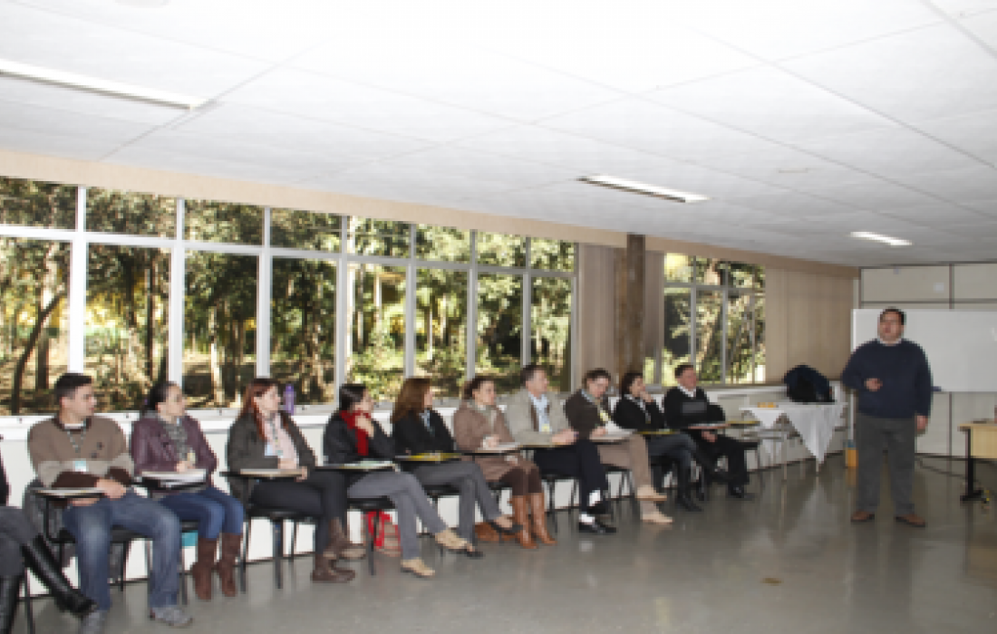 Funcion&aacute;rios recebem treinamento de recall de alimentos