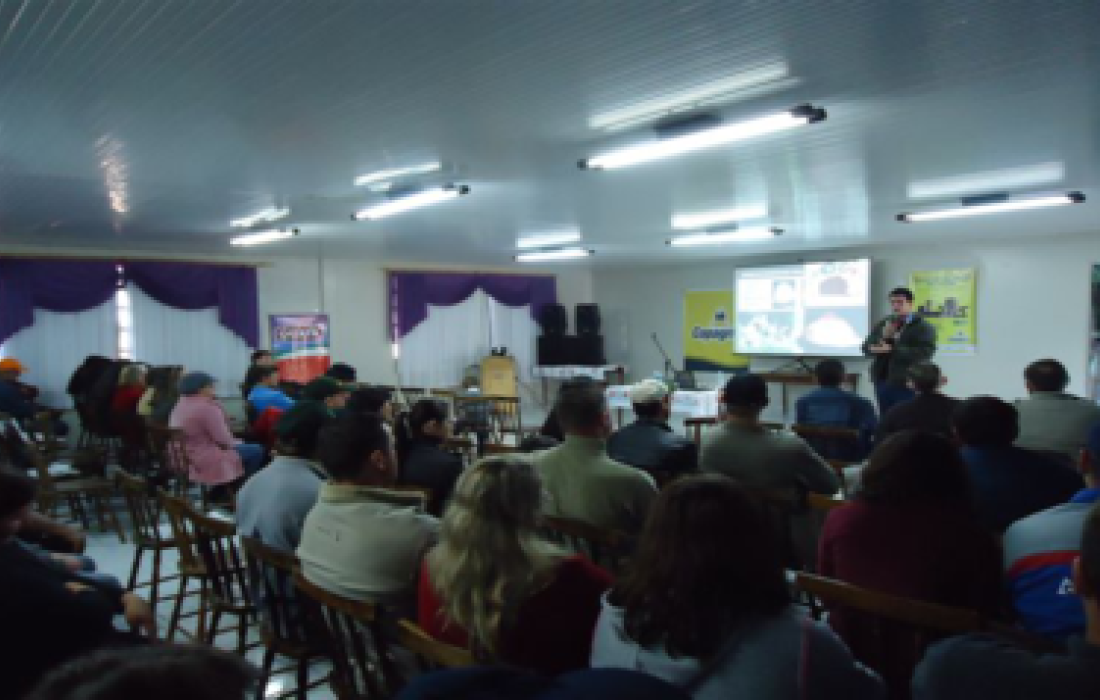 Encontro municipal traz informa&ccedil;&otilde;es a produtores de leite, de Pato Bragado