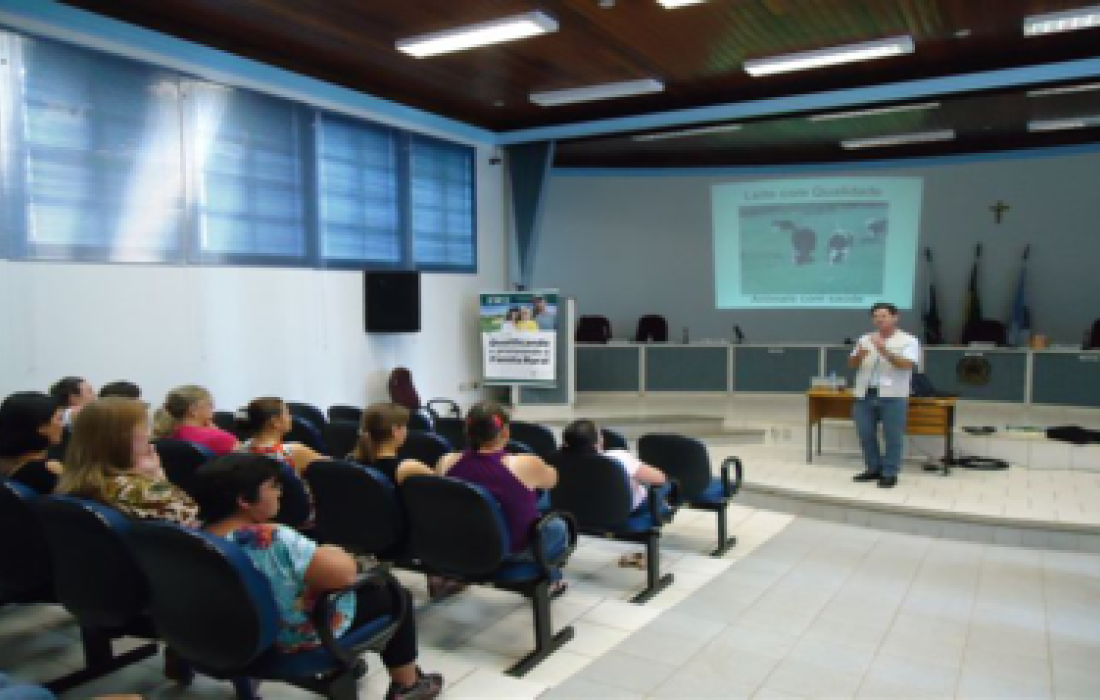 Semin&aacute;rio Qualidade do Leite &eacute; realizado em Pato Bragado