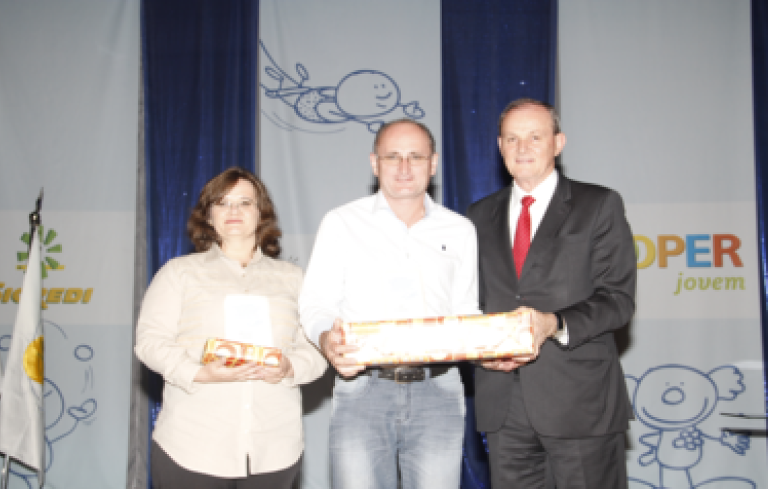 Cooperjovem: projetos e reda&ccedil;&atilde;o da &aacute;rea de atua&ccedil;&atilde;o da Copagril s&atilde;o premiados em Curitiba