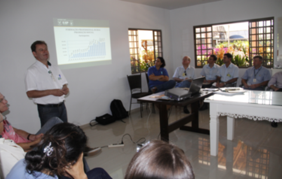 Senar e Copagril refor&ccedil;am parceria para 2014