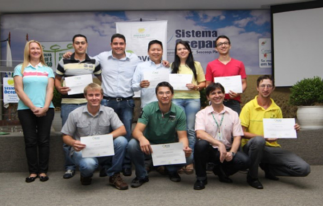 Jovens cooperativistas paranaenses se re&uacute;nem para avaliar as atividades de 2013 e planejar 2014