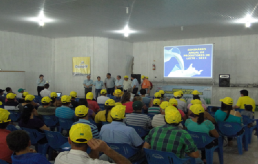 Grande p&uacute;blico participa do Semin&aacute;rio de Produtores de Leite do Mato Grosso do Sul 