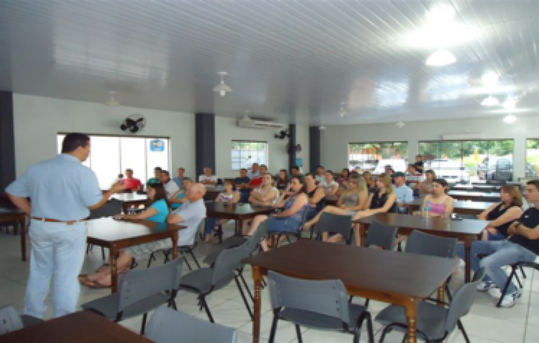 Treinamento sobre homeopatia bovina &eacute; realizado em Entre Rios do Oeste