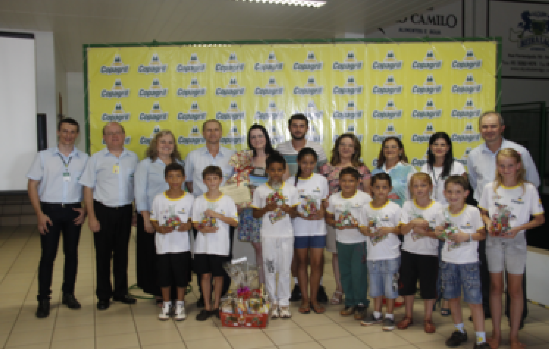 Copagril homenageia professores e alunos pelas conquistas do Cooperjovem