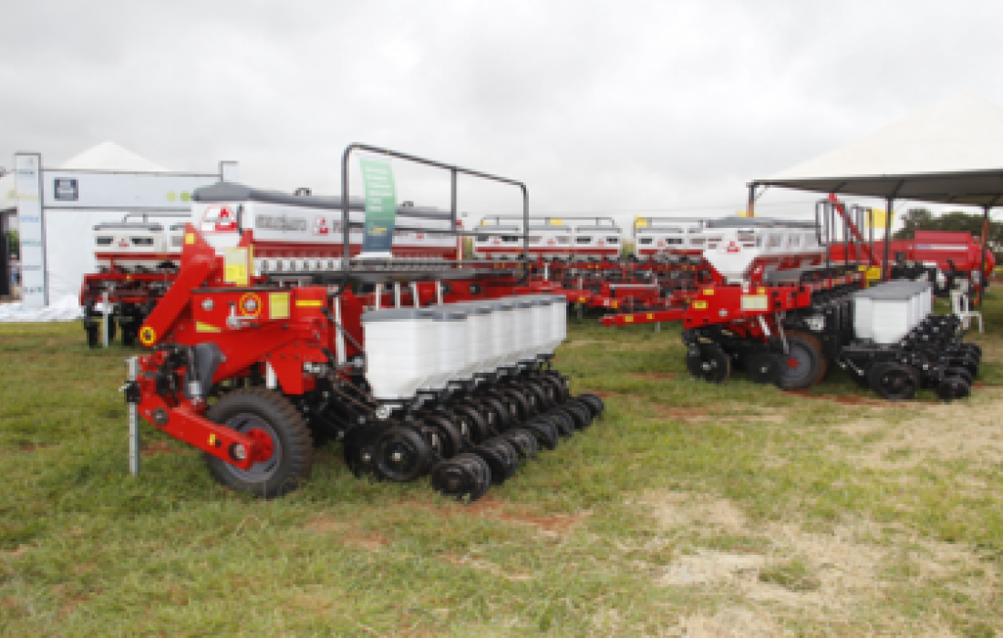 Tecnologia em m&aacute;quinas e implementos ser&aacute; apresentada no Dia de Campo 2014