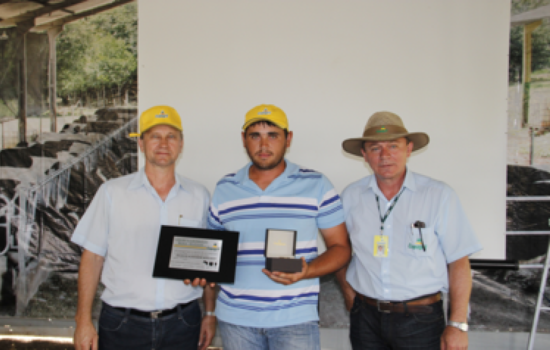 Produtores recebem premia&ccedil;&atilde;o do concurso de melhor qualidade da silagem