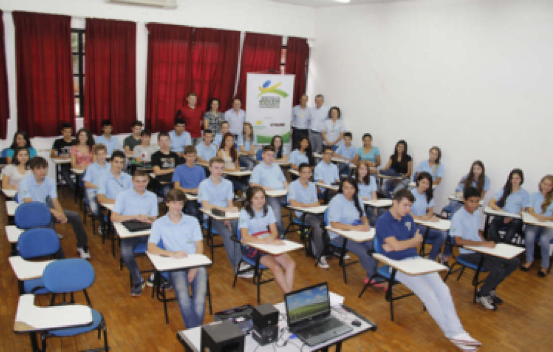 Quarenta adolescentes integram nova turma do Jovem Aprendiz