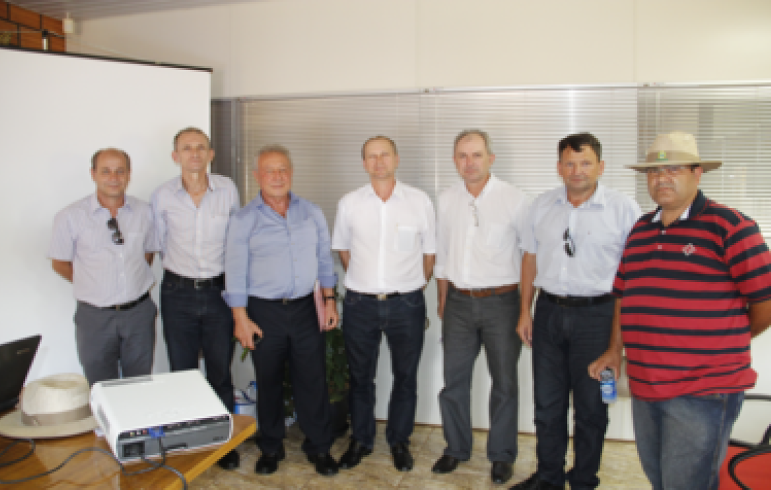 Diretoria da Copagril e representantes da UIA se re&uacute;nem com presidente da Ubabef