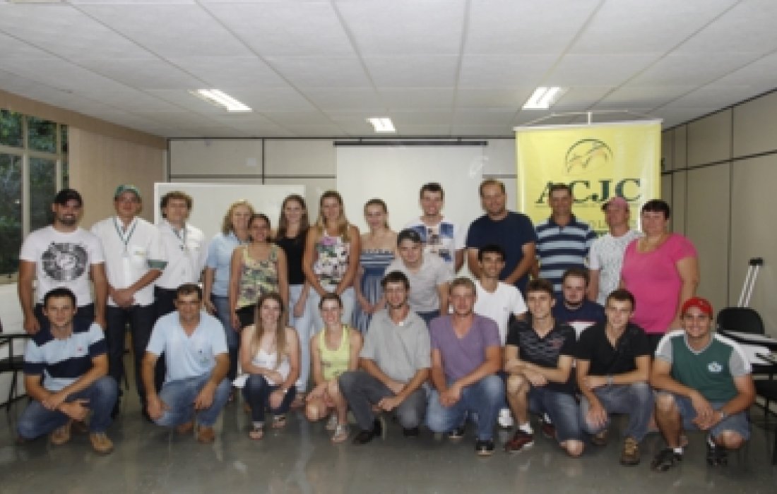 Jovens: trabalho da Copagril &eacute; modelo para outras cooperativas