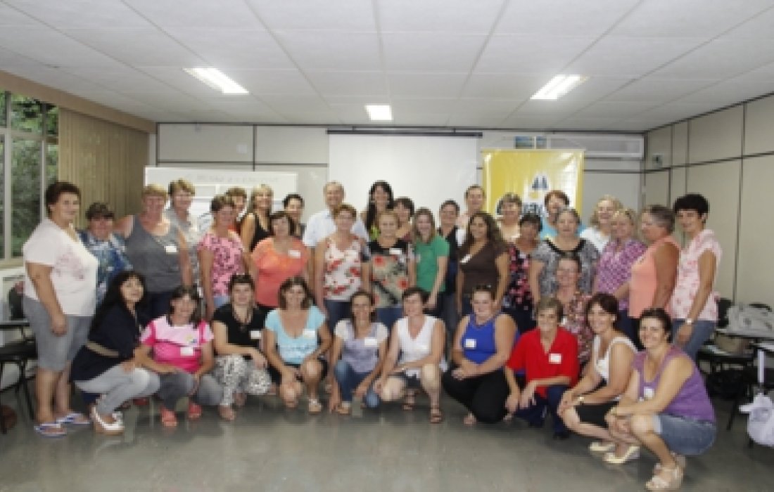 Curso Coopera&ccedil;&atilde;o e Lideran&ccedil;a &eacute; realizado para mulheres dos CFCs