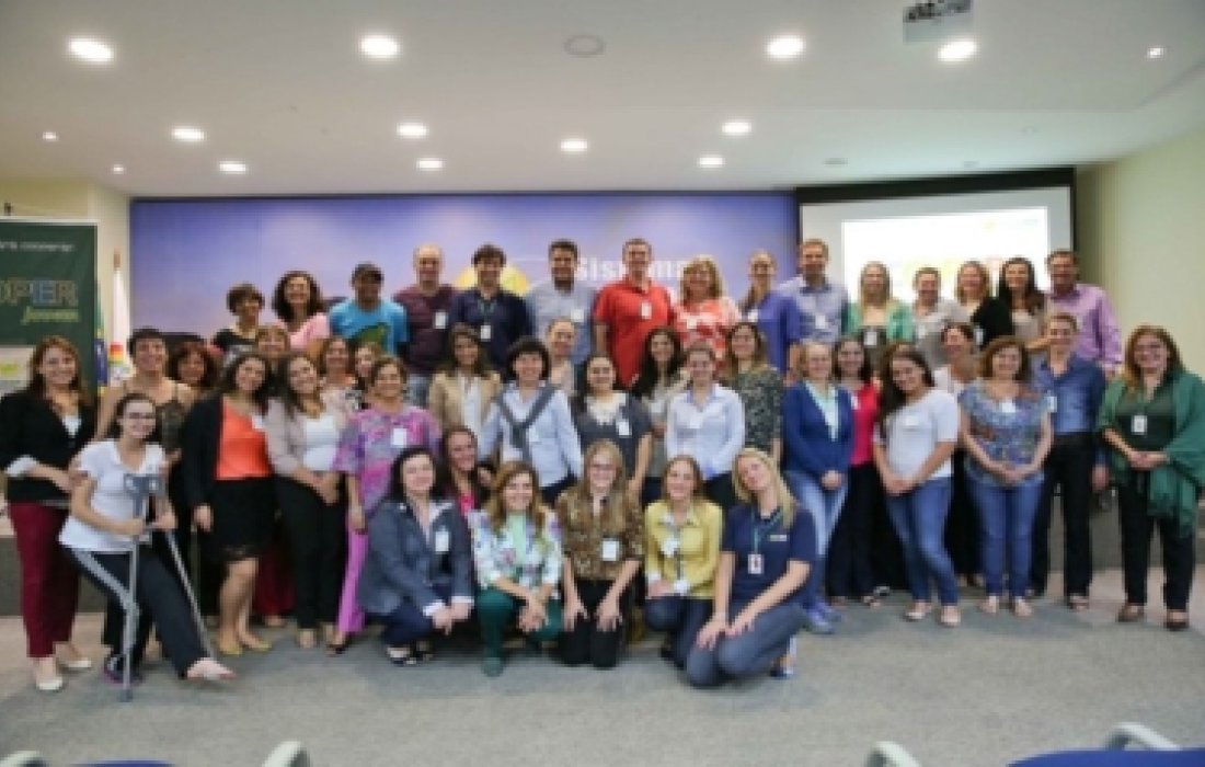 Capacita&ccedil;&atilde;o apresenta nova metodologia do Cooperjovem