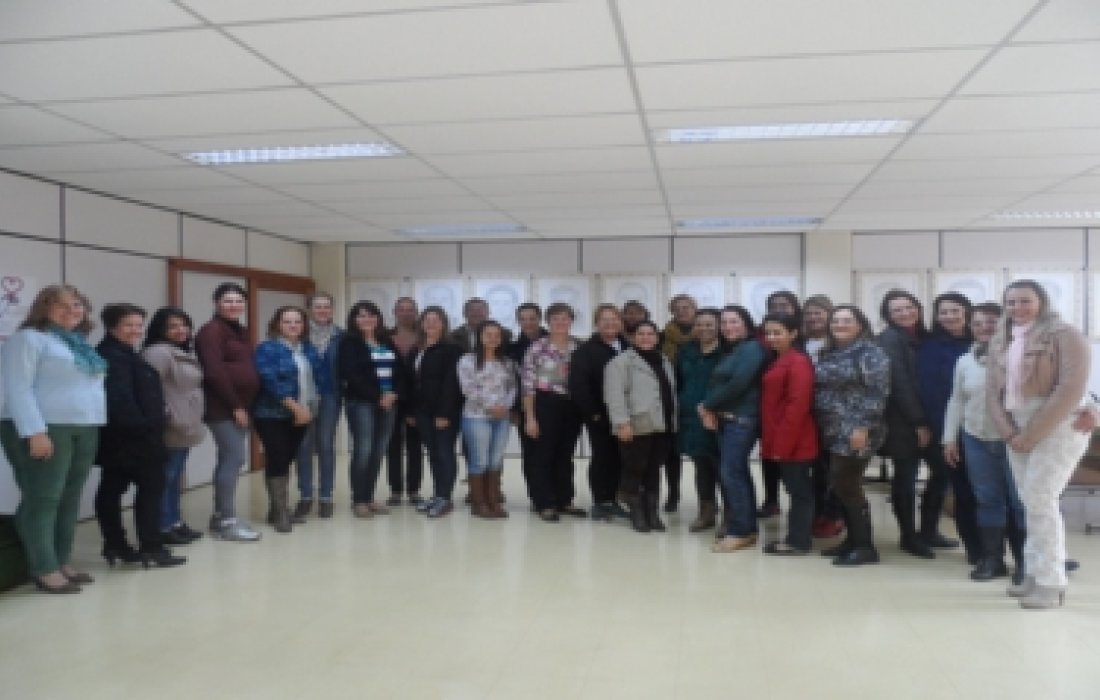 Professores do Cooperjovem recebem orienta&ccedil;&otilde;es sobre temas e pr&ecirc;mios