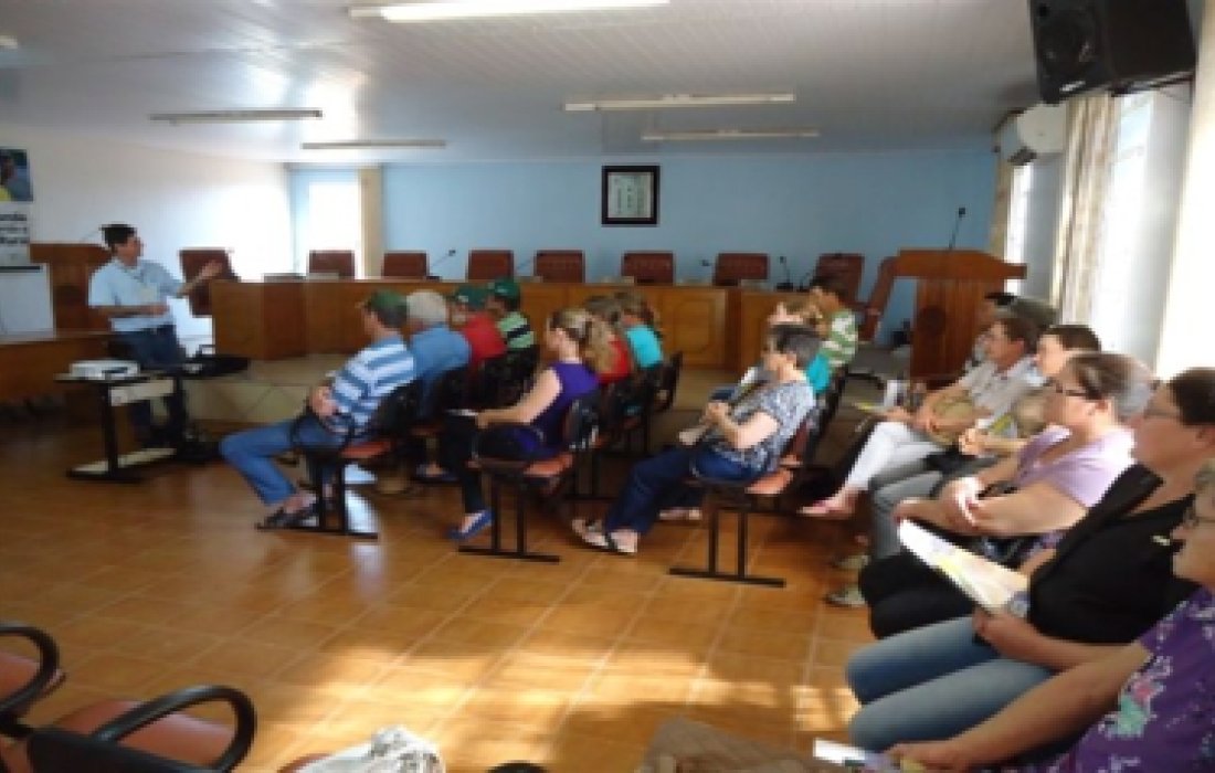  Produtores de leite de S&atilde;o Jos&eacute; recebem treinamento sobre a IN 62