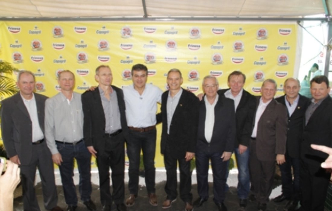  Governador do Paran&aacute; e comitiva visitam estandes da Copagril na Expo Rondon