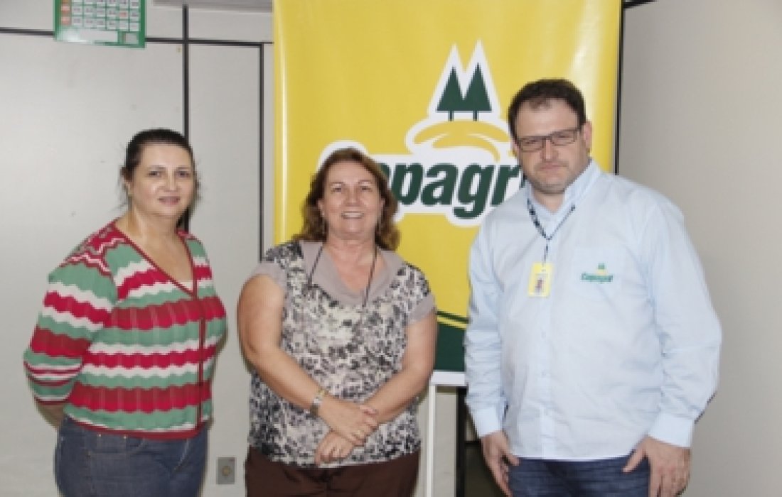  Copagril firma parceria com Apae para realiza&ccedil;&atilde;o de show beneficente