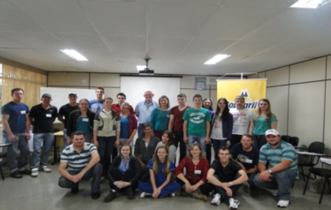  Fluxo de caixa &eacute; estudado no modular de lideran&ccedil;a jovem