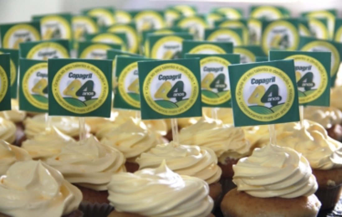  Copagril comemora 44 anos e presenteia funcion&aacute;rios