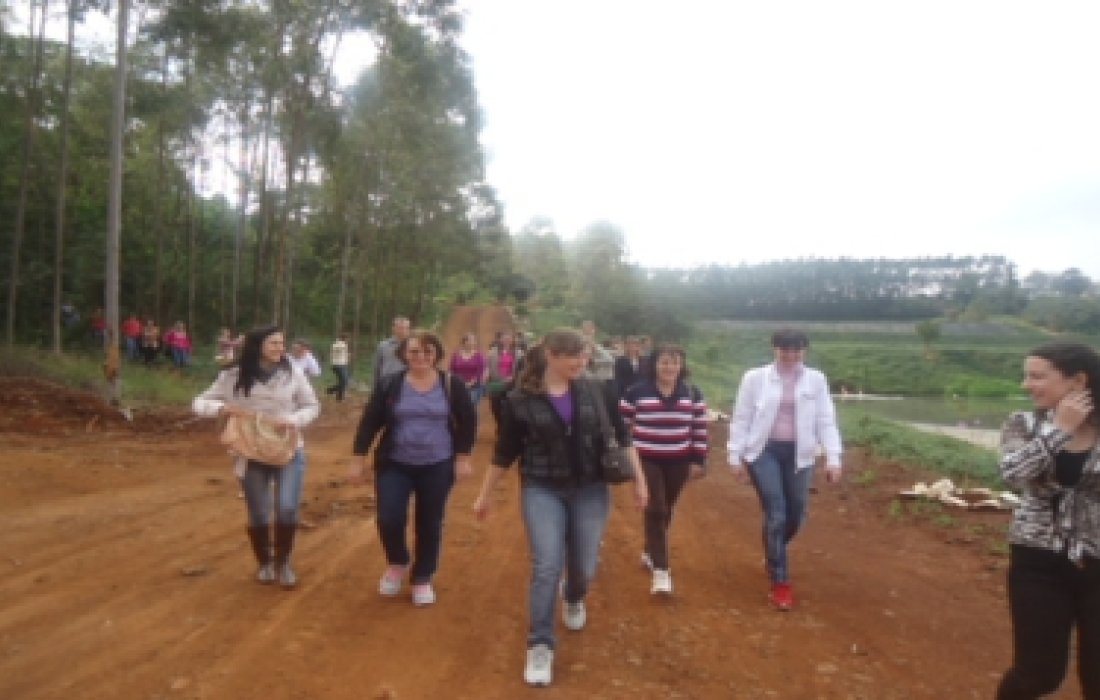  Professores do Cooperjovem conhecem Unidade Industrial de Aves