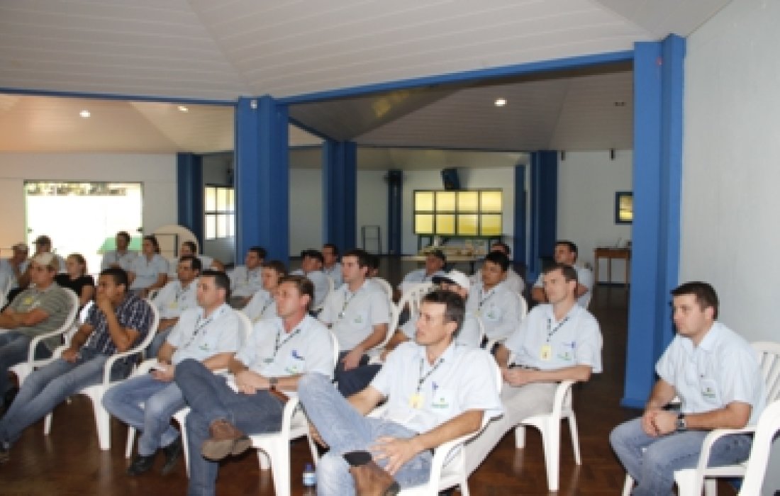  Controle de plantas daninhas &eacute; tema de palestra
