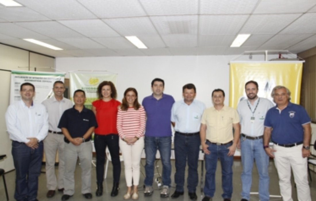 Comitiva de espanh&oacute;is visita a Copagril