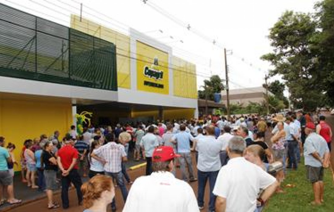 Copagril inaugura loja agropecu&aacute;ria e supermercado em Novo Sarandi
