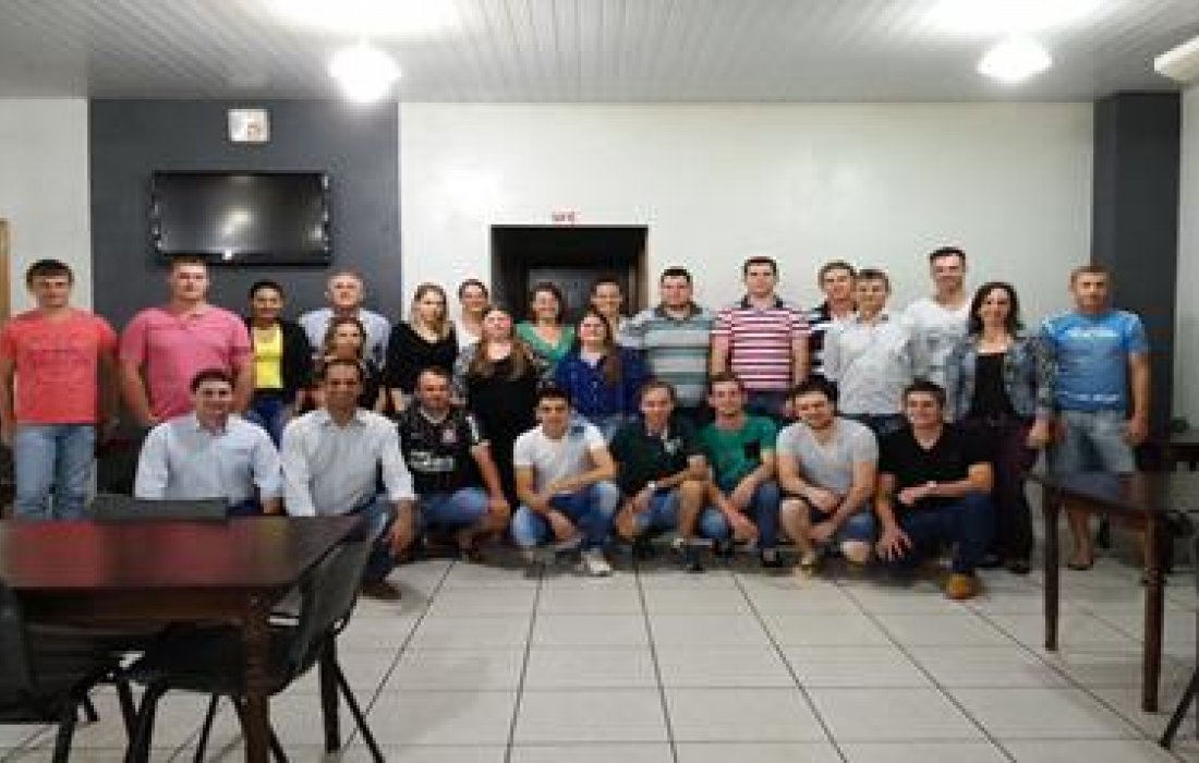 T&eacute;cnicos da Copagril aplicam treinamento t&eacute;cnico comercial