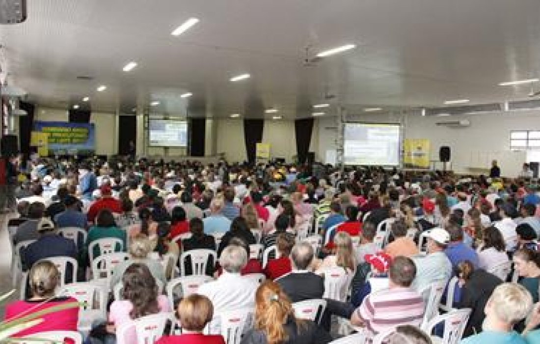 Grande p&uacute;blico prestigia o Semin&aacute;rio de Produtores de Leite Copagril 