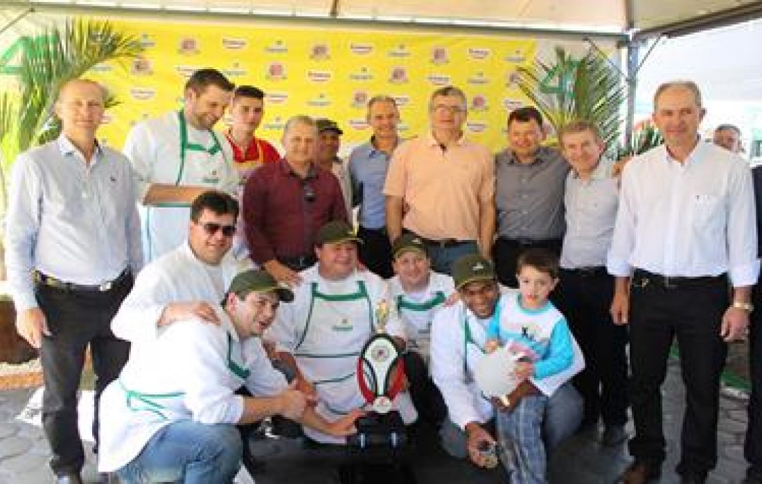 Copagril conquista 2&ordm; lugar no concurso do Boi no Rolete