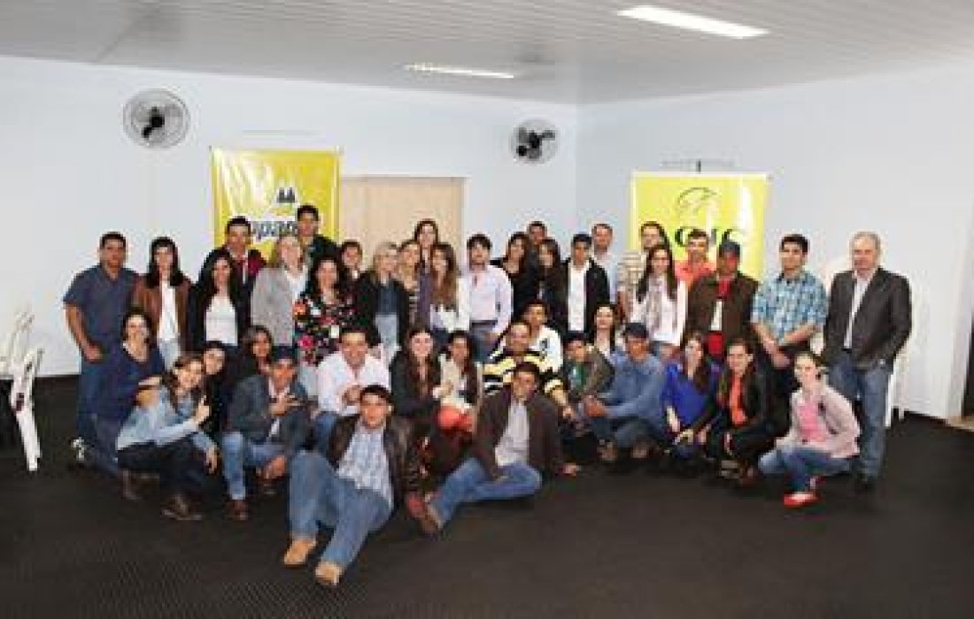 Comitiva de jovens de cooperativa de Goi&aacute;s visita a Copagril