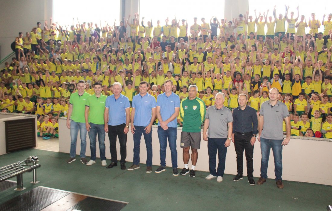 Evento de encerramento das escolinhas da AACC re&uacute;ne centenas de crian&ccedil;as