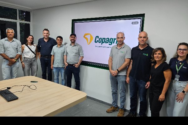 Comitiva da Espanha visita a Copagril para conhecer a formulação das rações na suinocultura