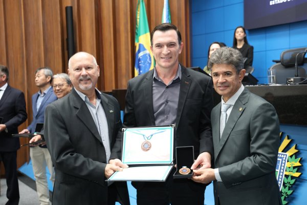 Copagril recebe Medalha do M&eacute;rito Legislativo em homenagem ao Cooperativismo Sul-Mato-Grossense