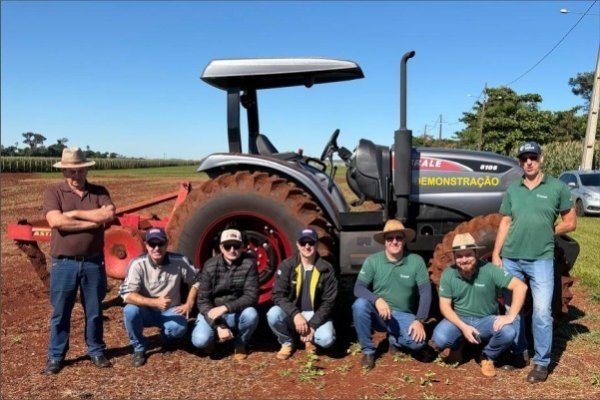 Copagril abre agendamentos para test drive de tratores Agrale com produtores rurais