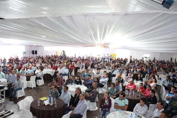 Semin&aacute;rio de soja e milho: Copagril premia associados por alta produtividade
