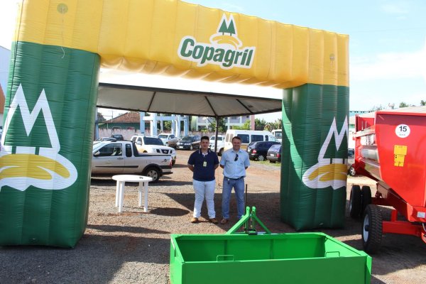 Copagril marca presen&ccedil;a na festa do munic&iacute;pio de Entre Rios do Oeste