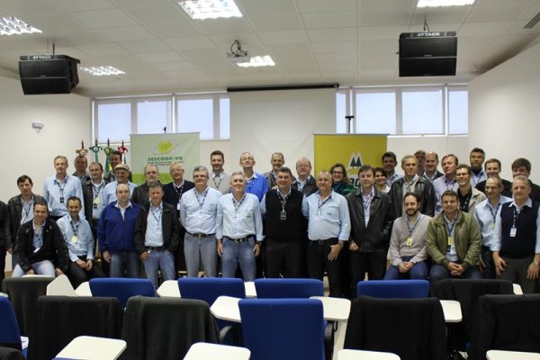 Gerentes e encarregados t&ecirc;m nova etapa do curso de Gestores Cooperativistas
