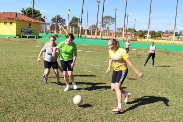 Cerca de 250 pessoas participam da Olimp&iacute;ada da ACFC