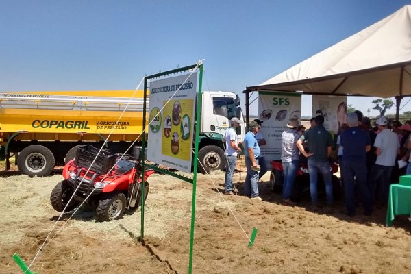 Produtores conhecem programa de corre&ccedil;&atilde;o e aduba&ccedil;&atilde;o de solo da Copagril