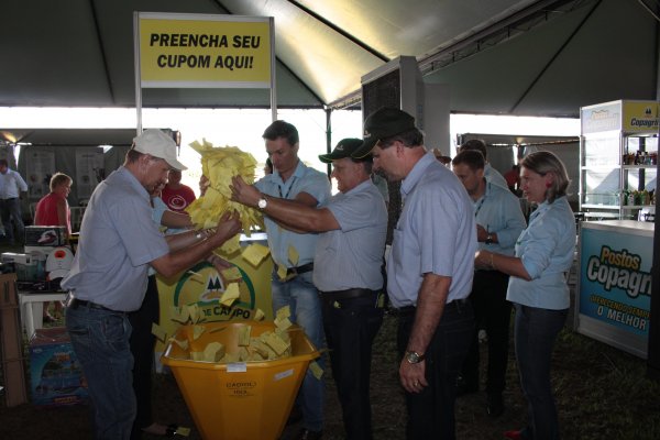 Sorteados pr&ecirc;mios do Dia de Campo 2016