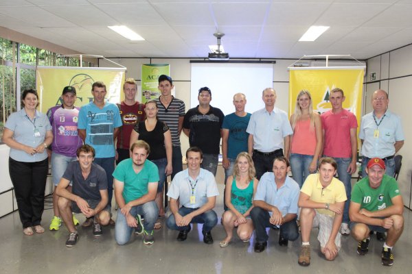 Associa&ccedil;&atilde;o dos Comit&ecirc;s de Jovens elege nova diretoria