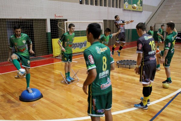 Equipe Copagril Futsal se prepara para jogos amistosos