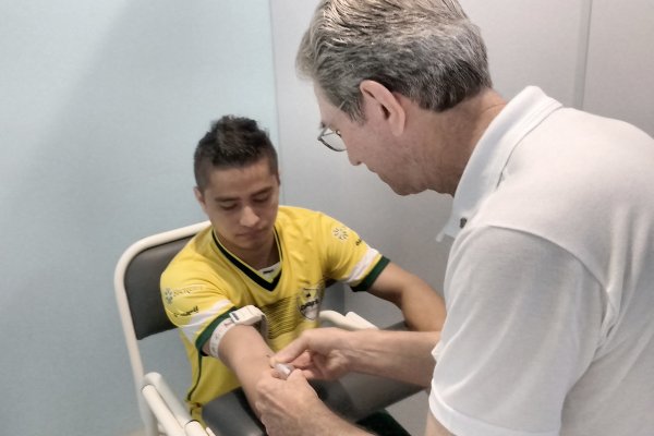 Atletas da equipe Copagril Futsal participam de estudo cient&iacute;fico
