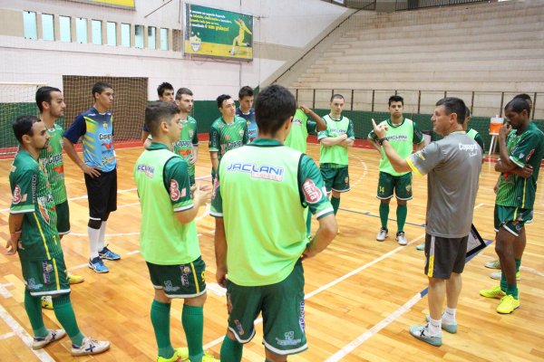 Copagril Futsal tem jogo-treino em casa hoje contra Cascavel
