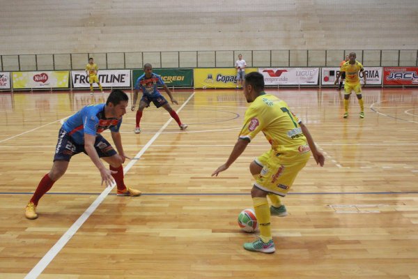 Copagril perde para o Cascavel em jogo-treino em casa