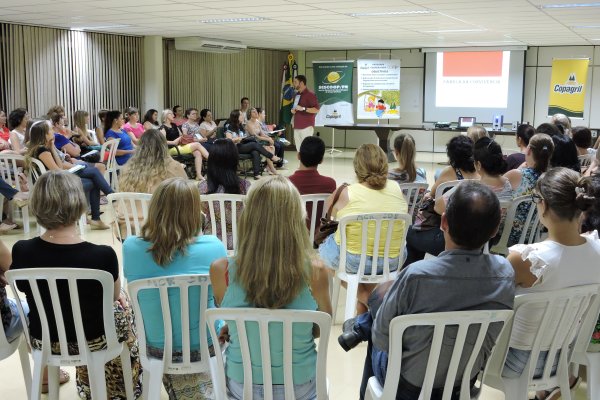 Encontro de sensibiliza&ccedil;&atilde;o do Cooperjovem &eacute; realizado a educadores da &aacute;rea de a&ccedil;&atilde;o da Copagril