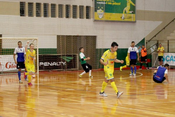 Copagril vence o Foz em jogo-treino no Ney Braga
