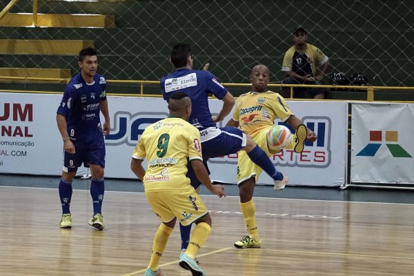Copagril supera Foz novamente em jogo-treino: 6x0